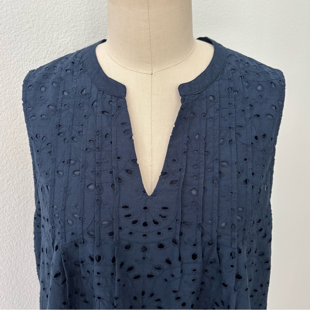 Liverpool Sleeveless Eyelet Top NWT Navy Blue Scalloped Hem Swing Silhouette L - Picture 3 of 10